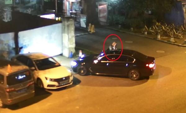 女友出门去见前夫，男子猛灌了8两白酒后做出傻事