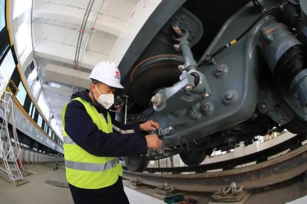 惊艳！西安地铁8号环线列车首次亮相