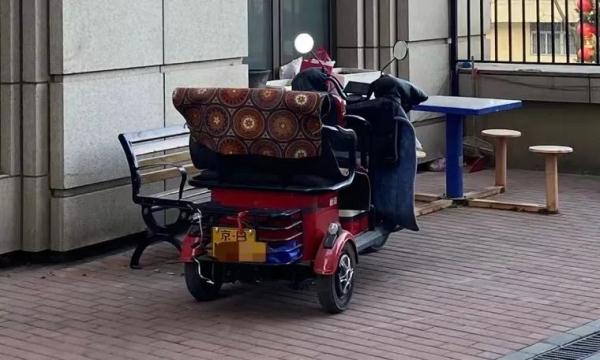 “燃油老年代步车”能上路？市交管局回应>>