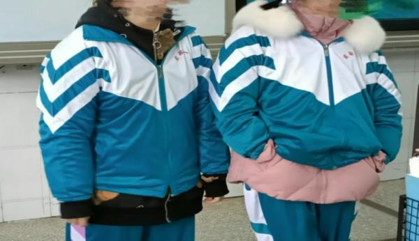 天这么冷,校服外穿or内穿? 天这么冷,校服外穿or内穿?