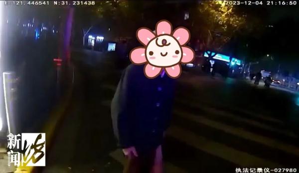 上海阿婆遇上"鬼打墙"？在市中心转圈过斑马线足足半小时