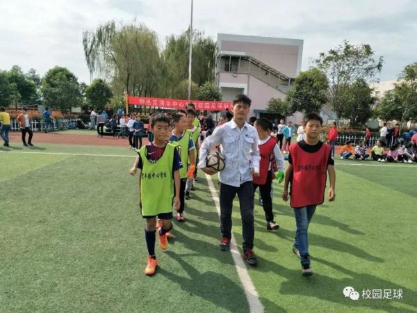 这支冠军足球队，真是数学老师教的？