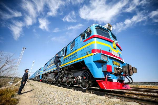 内蒙古陆路口岸年总货运量首破1亿吨 刷新中国沿边省区陆路口岸年总货运量纪录 内蒙古陆路口岸年总货运量首破1亿吨 刷新中国沿边省区陆路口岸年总货运量纪录