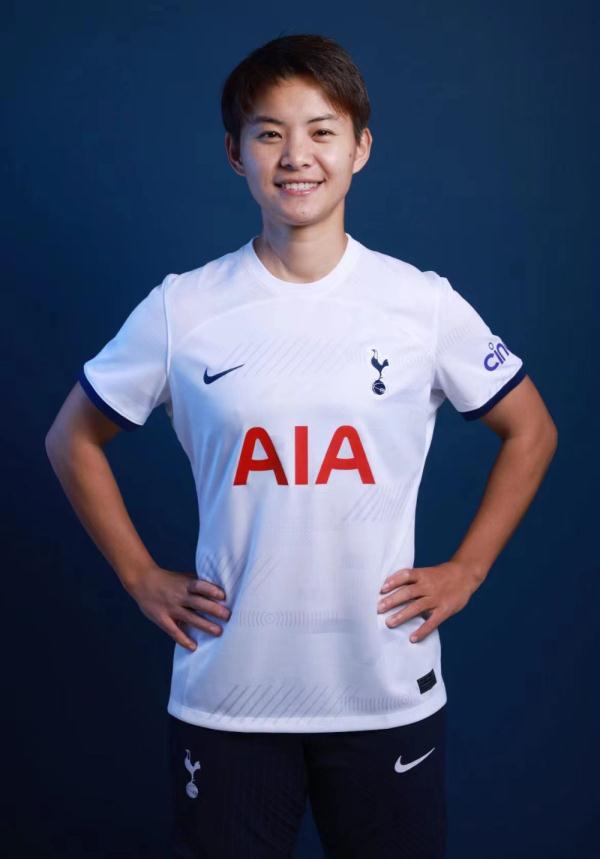 足球丨王霜加盟英超托特纳姆热刺俱乐部