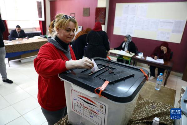 埃及总统选举投票拉开帷幕 埃及总统选举投票拉开帷幕