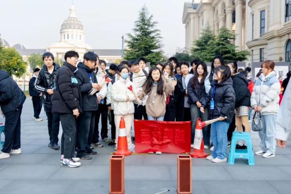 请学生免费吃“全鸡宴”，这个学科成果展示真馋人