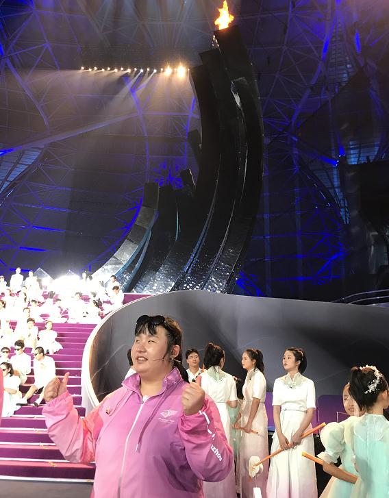 杭州女大学生一开口惊艳全网！但她刚出生时，妈妈觉得“天塌了”