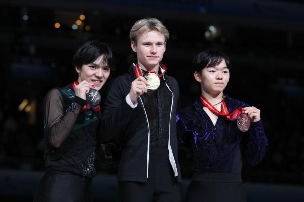 世界花样滑冰大奖赛总决赛 马里宁、坂本花织分获男女单冠军 世界花样滑冰大奖赛总决赛 马里宁、坂本花织分获男女单冠军