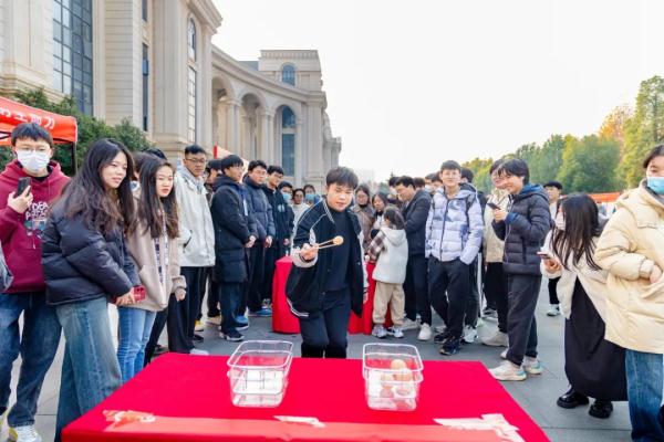 请学生免费吃“全鸡宴”，这个学科成果展示真馋人