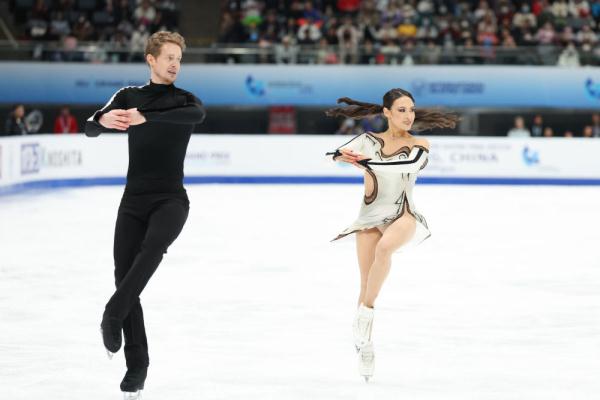 世界花样滑冰大奖赛总决赛 马里宁、坂本花织分获男女单冠军 世界花样滑冰大奖赛总决赛 马里宁、坂本花织分获男女单冠军