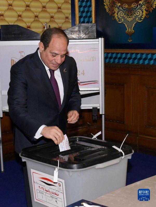 埃及总统选举投票拉开帷幕 埃及总统选举投票拉开帷幕