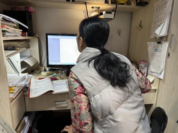 杭州女大学生一开口惊艳全网！但她刚出生时，妈妈觉得“天塌了”