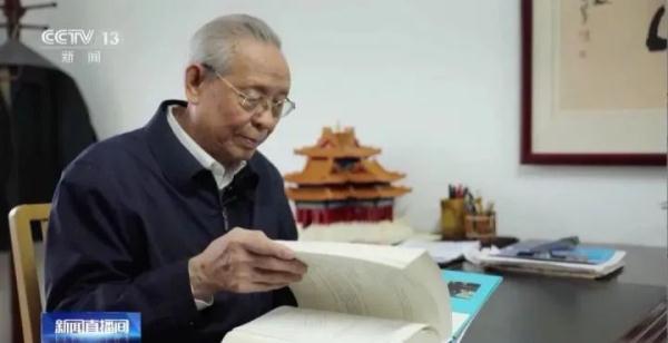 一条裤子穿30年，90岁浙江籍院士却捐了300万元