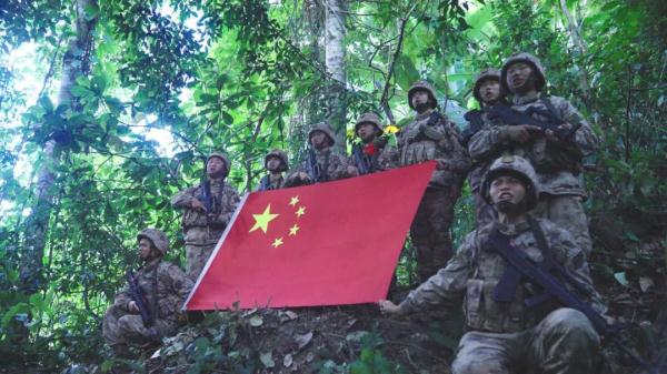 他哭着向大山喊话：“山，我走了……”