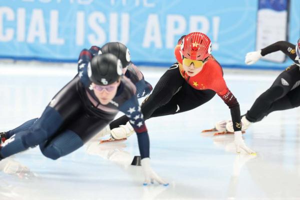 短道速滑世界杯北京站：公俐获得女子1000米铜牌