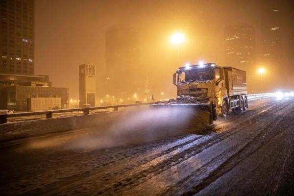 道路结冰黄色预警中!北京本周还有雪,收好这份行车“锦囊” 道路结冰黄色预警中!北京本周还有雪,收好这份行车“锦囊”