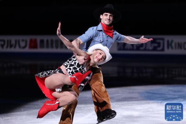 花样滑冰 | 世界大奖赛总决赛举行表演滑