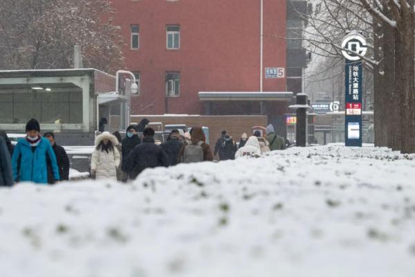 停课、停运，多地紧急通知！冷空气中午到上海，周末暴跌10℃