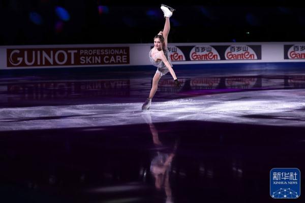 花样滑冰 | 世界大奖赛总决赛举行表演滑