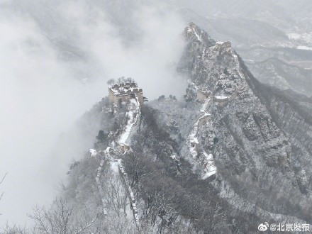 箭扣长城雪景美如水墨画