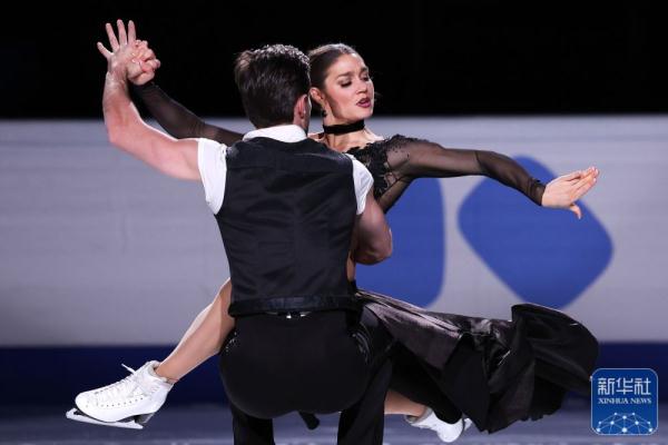 花样滑冰 | 世界大奖赛总决赛举行表演滑