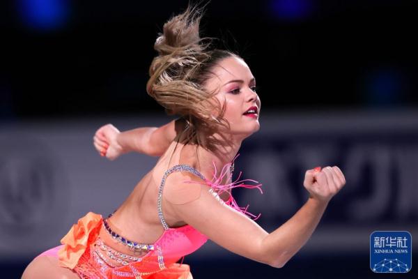 花样滑冰 | 世界大奖赛总决赛举行表演滑