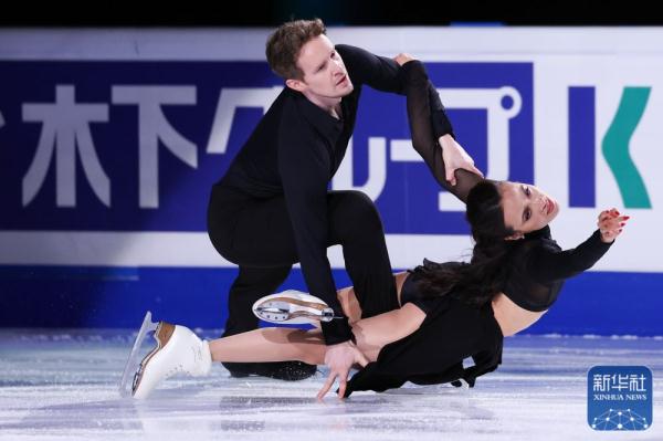 花样滑冰 | 世界大奖赛总决赛举行表演滑