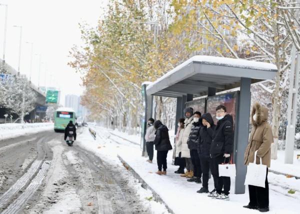 沉浸式体验河南大雪！郑州宛如童话世界、开封成了汴京……