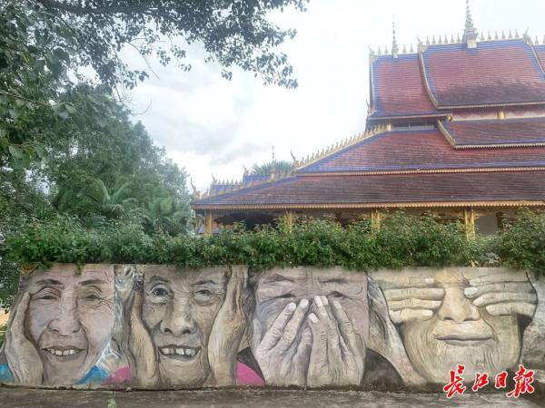 千万流量的云南“网红村”,是画的? 千万流量的云南“网红村”,是画的?