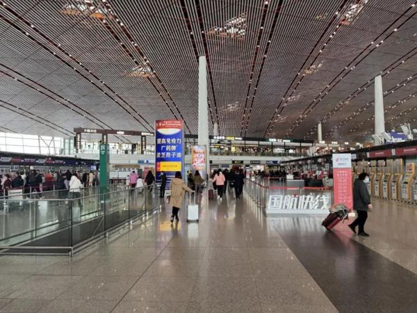 道路结冰黄色预警中!北京本周还有雪,收好这份行车“锦囊” 道路结冰黄色预警中!北京本周还有雪,收好这份行车“锦囊”