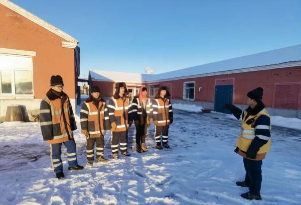 冷冷冷→他们在“中国冷极”养护铁路! 冷冷冷→他们在“中国冷极”养护铁路!