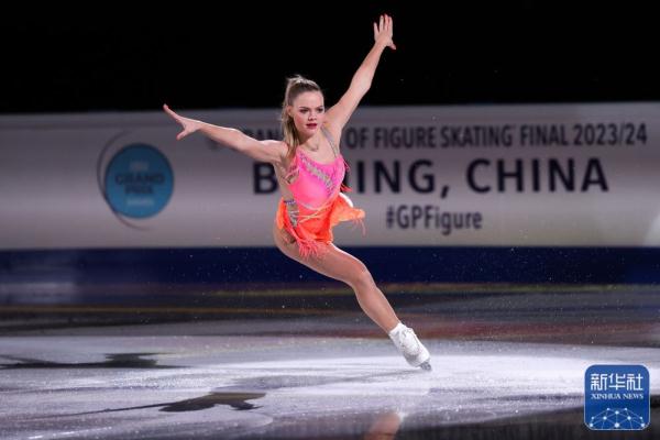 花样滑冰 | 世界大奖赛总决赛举行表演滑