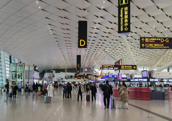 受暴雪天气影响,郑州部分旅客列车停运,郑州机场11时前暂停开放 受暴雪天气影响,郑州部分旅客列车停运,郑州机场11时前暂停开放