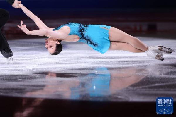 花样滑冰 | 世界大奖赛总决赛举行表演滑