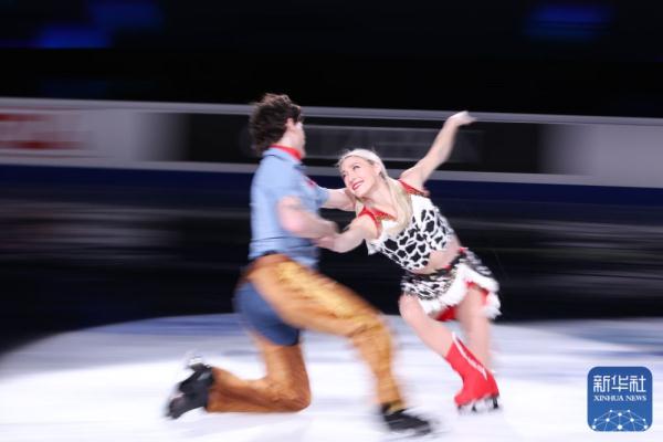 花样滑冰 | 世界大奖赛总决赛举行表演滑