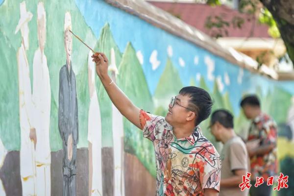 千万流量的云南“网红村”,是画的? 千万流量的云南“网红村”,是画的?