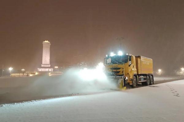 道路结冰黄色预警中!北京本周还有雪,收好这份行车“锦囊” 道路结冰黄色预警中!北京本周还有雪,收好这份行车“锦囊”