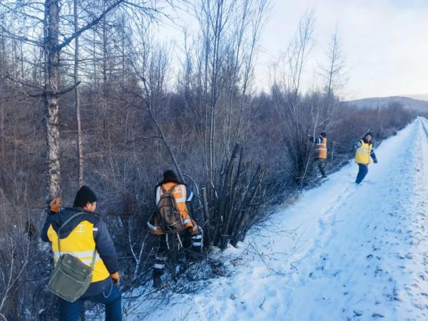 冷冷冷→他们在“中国冷极”养护铁路! 冷冷冷→他们在“中国冷极”养护铁路!