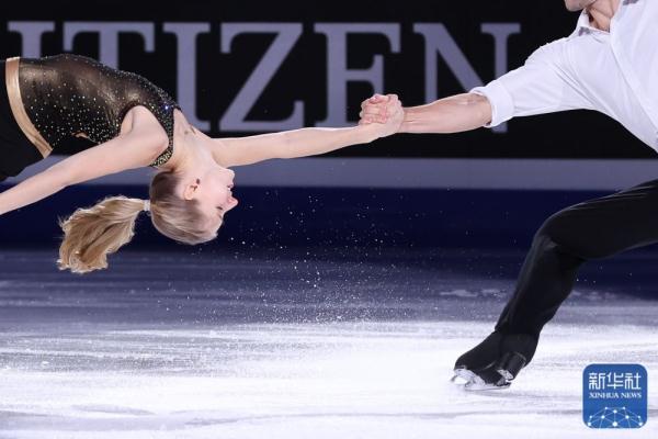 花样滑冰 | 世界大奖赛总决赛举行表演滑