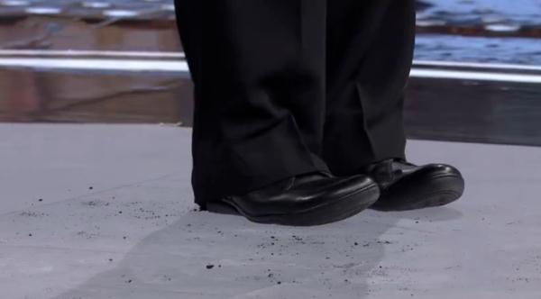 这个“洋相”，让撒贝宁哽咽到差点当场落泪……