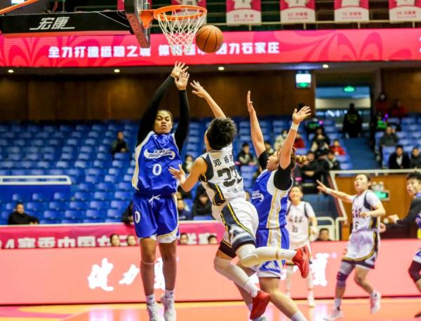 英励女篮获四连胜 英励女篮获四连胜