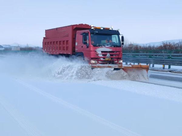 服务无止境 风雪见真情——河北高速集团积极应对风雪天气