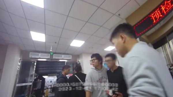 事出紧急！成都交警出动