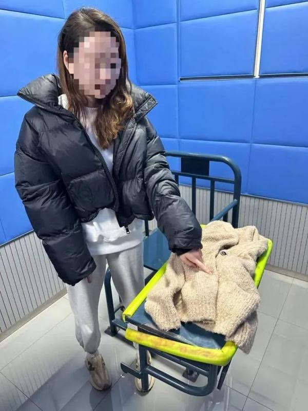 母女俩逛街嫌衣服贵直接拿回家,被抓后互相“甩锅” 母女俩逛街嫌衣服贵直接拿回家,被抓后互相“甩锅”