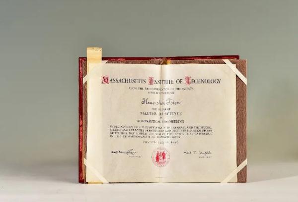 试卷、毕业证、奖状奖章……关于他的12件文物再次刷屏! 试卷、毕业证、奖状奖章……关于他的12件文物再次刷屏!