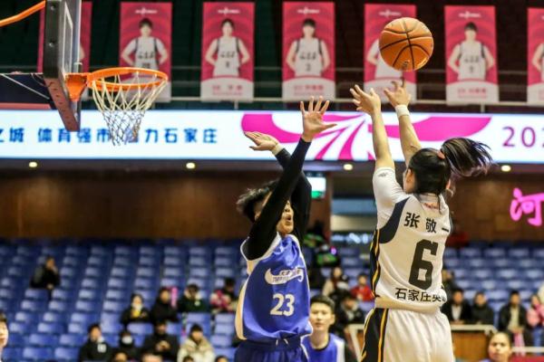 英励女篮获四连胜 英励女篮获四连胜