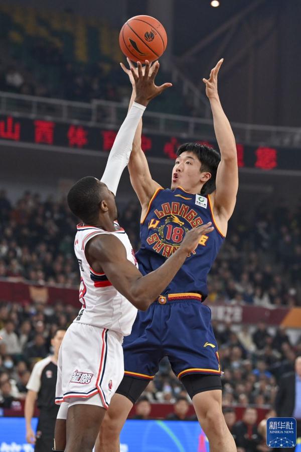 篮球丨CBA常规赛：山西汾酒不敌广州龙狮
