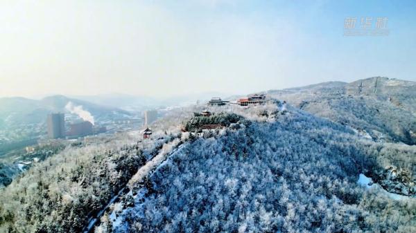 陕西子长：雪后群山美如画
