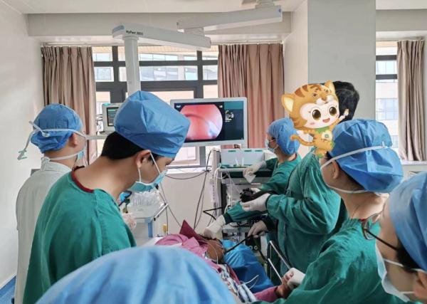 六旬阿姨命悬一线,医生用一个避孕套救了她! 六旬阿姨命悬一线,医生用一个避孕套救了她!