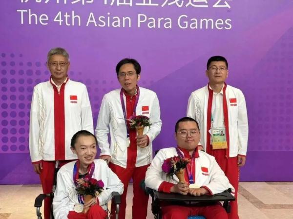 “00后”大学生的经历冲上热搜,这个姑娘了不起! “00后”大学生的经历冲上热搜,这个姑娘了不起!